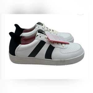 Redvanly Contender Golf Shoes Mens Sz 11.5 White/Tuxedo Black Spikeless Sneakers